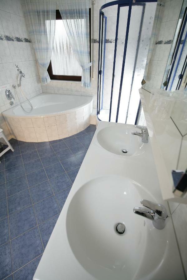 Hotel Am Baronenwald Göppingen Eksteriør bilde